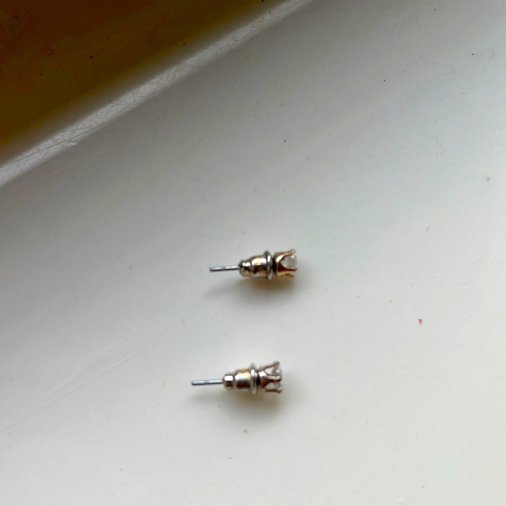 Gold earrings